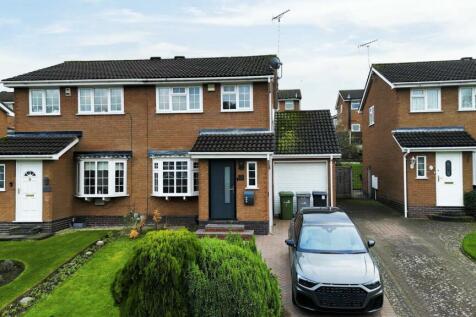 3 bedroom semi-detached house for sale