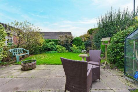 2 bedroom detached bungalow for sale