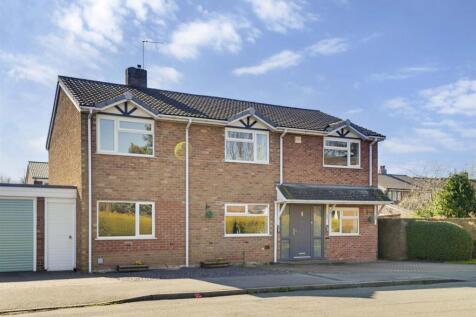 6 bedroom detached house for sale