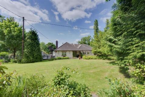 3 bedroom detached bungalow for sale