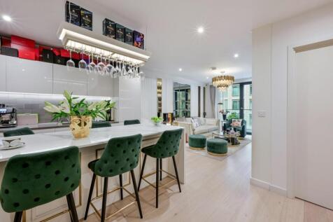 John Cabot House, Royal Wharf... 2 bed apartment for sale