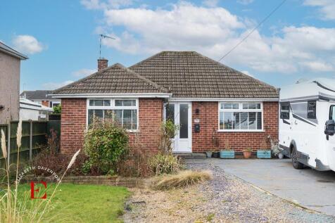 2 bedroom detached bungalow for sale