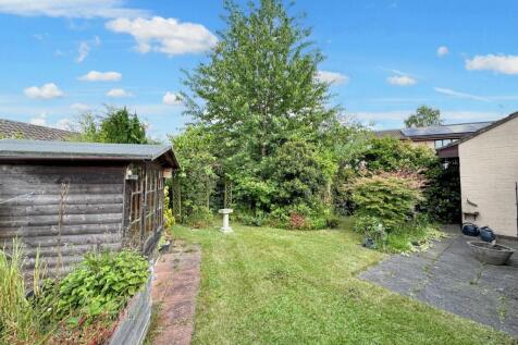 Saddlers Place, Ipswich IP5 2 bed detached bungalow for sale