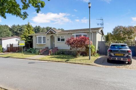 The Drive, Ipswich IP5 2 bed park home for sale