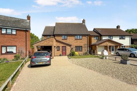 Whinfield, Ipswich IP5 4 bed detached house for sale