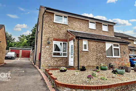 2 bedroom semi-detached house for sale