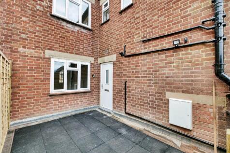 Cricklade Street, Cirencester... 2 bed apartment for sale