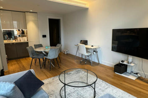 Southbank Place, London, SE1 1 bed apartment for sale