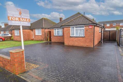 2 bedroom detached bungalow for sale