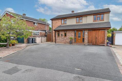 5 bedroom detached house for sale