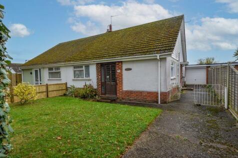 2 bedroom semi-detached bungalow for sale