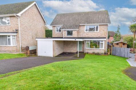 4 bedroom detached house for sale