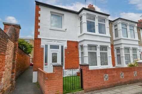 3 bedroom end of terrace house for sale