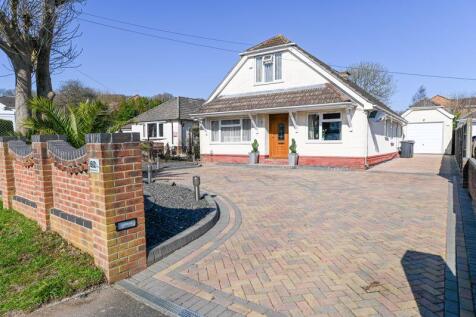 4 bedroom detached bungalow for sale