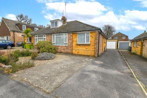 2 bedroom semi-detached bungalow for sale