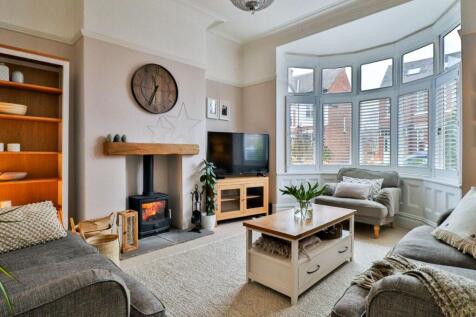 Langholm Crescent, Darlington, DL3 4 bed terraced house for sale