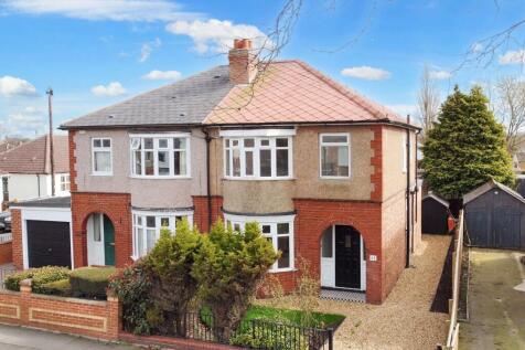 3 bedroom semi-detached house for sale