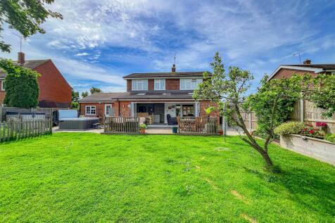 Marlborough Avenue, Tillingham 4 bed detached house for sale