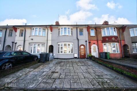 Austin Road, Luton, Bedfordshire, LU3 3 bed terraced house for sale