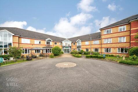 Bushmead Court, Hancock Drive, Luton... 2 bed apartment for sale