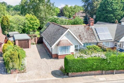Main Road, Ormesby, Great Yarmouth 3 bed semi