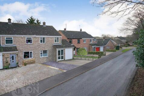 North Pickenham Road, Necton 3 bed semi