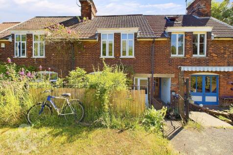 3 bedroom cottage for sale