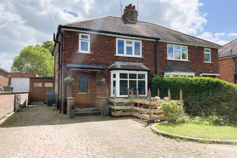 3 bedroom semi-detached house for sale