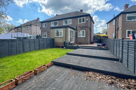 Woodedge Avenue, Huddersfield HD5 2 bed semi