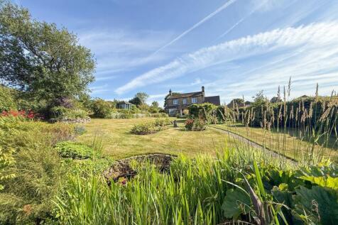 Wood Nook, Holmfirth HD9 3 bed country house for sale