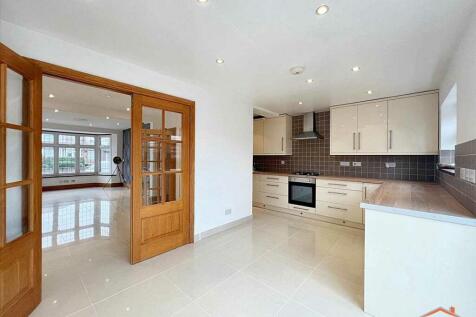 5 bedroom semi-detached house for sale