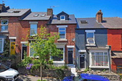 4 bedroom terraced house for sale