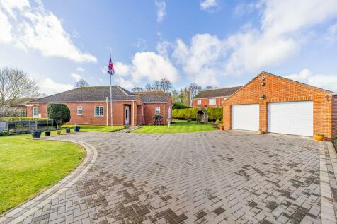 3 bedroom detached bungalow for sale