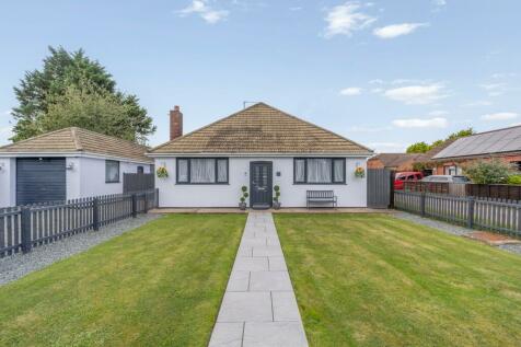 3 bedroom detached bungalow for sale