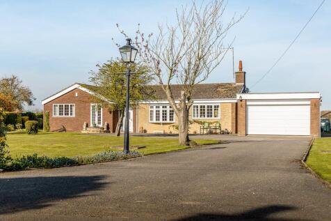 4 bedroom detached bungalow for sale