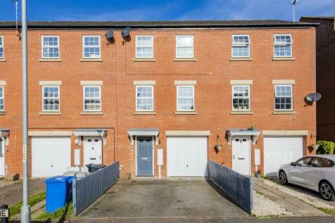 3 bedroom terraced house for sale