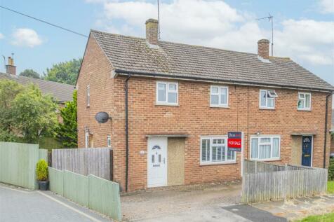 2 bedroom semi-detached house for sale