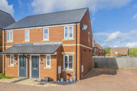 2 bedroom semi-detached house for sale