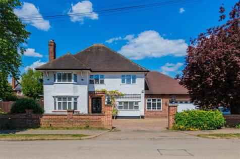 6 bedroom detached house for sale