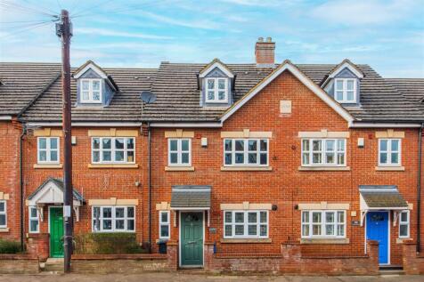 4 bedroom terraced house for sale