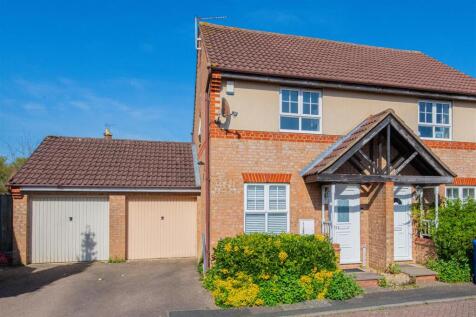2 bedroom semi-detached house for sale