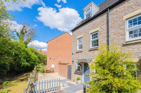 3 bedroom end of terrace house for sale
