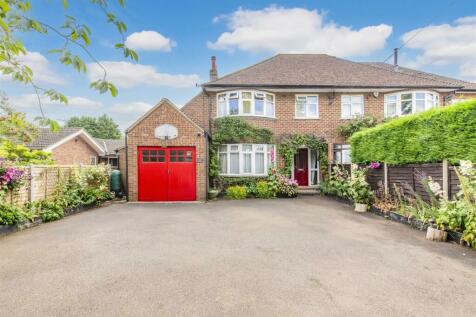 4 bedroom semi-detached house for sale