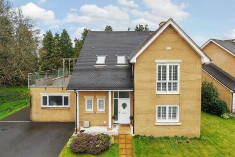 Endeavour Avenue, Exeter 5 bed detached house for sale