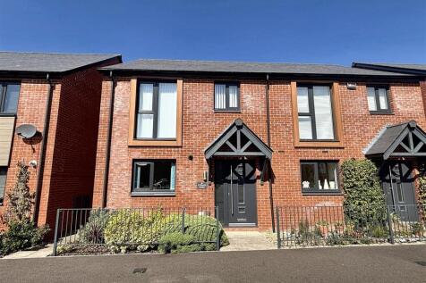 2 bedroom semi-detached house for sale