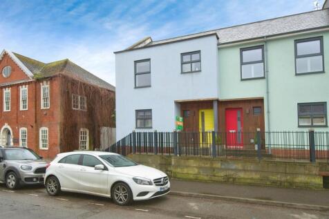3 bedroom end of terrace house for sale