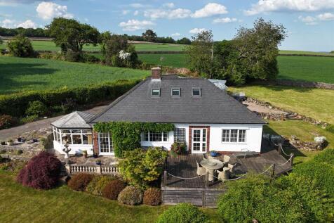 4 bedroom detached bungalow for sale