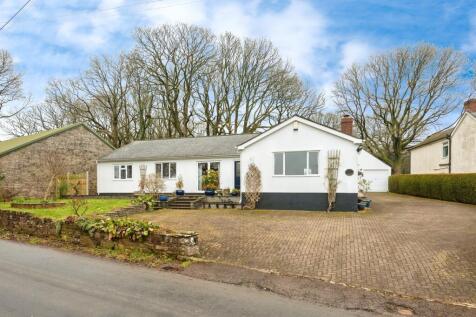 3 bedroom detached bungalow for sale