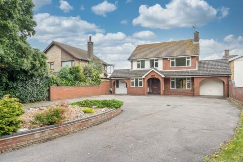 Corton Road, Lowestoft 4 bed detached house for sale