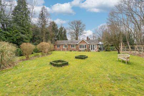 Yarmouth Road, Broome, Bungay 2 bed detached bungalow for sale